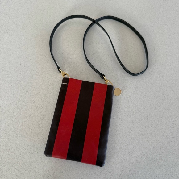 Clare V Poche! - Picture 6 of 8